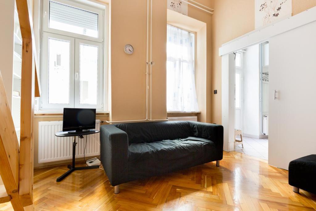 Szentkiralyi 5 - Double Basic In The City Center - Self-Check-In Budapešť Exteriér fotografie