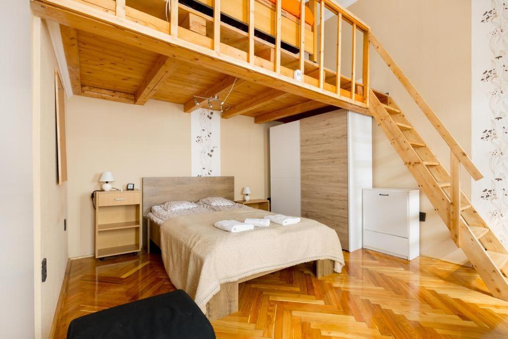 Szentkiralyi 5 - Double Basic In The City Center - Self-Check-In Budapešť Exteriér fotografie